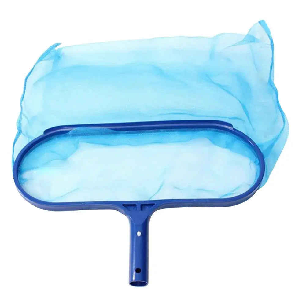 Tête d’épuisette de piscine de forme ovale avec filet bleu profond et cadre rigide, conçue pour récupérer les feuilles et débris au fond du bassin.